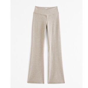 Abercrombie & Fitch YPB sculptLUX Flare Legging in Tan - S